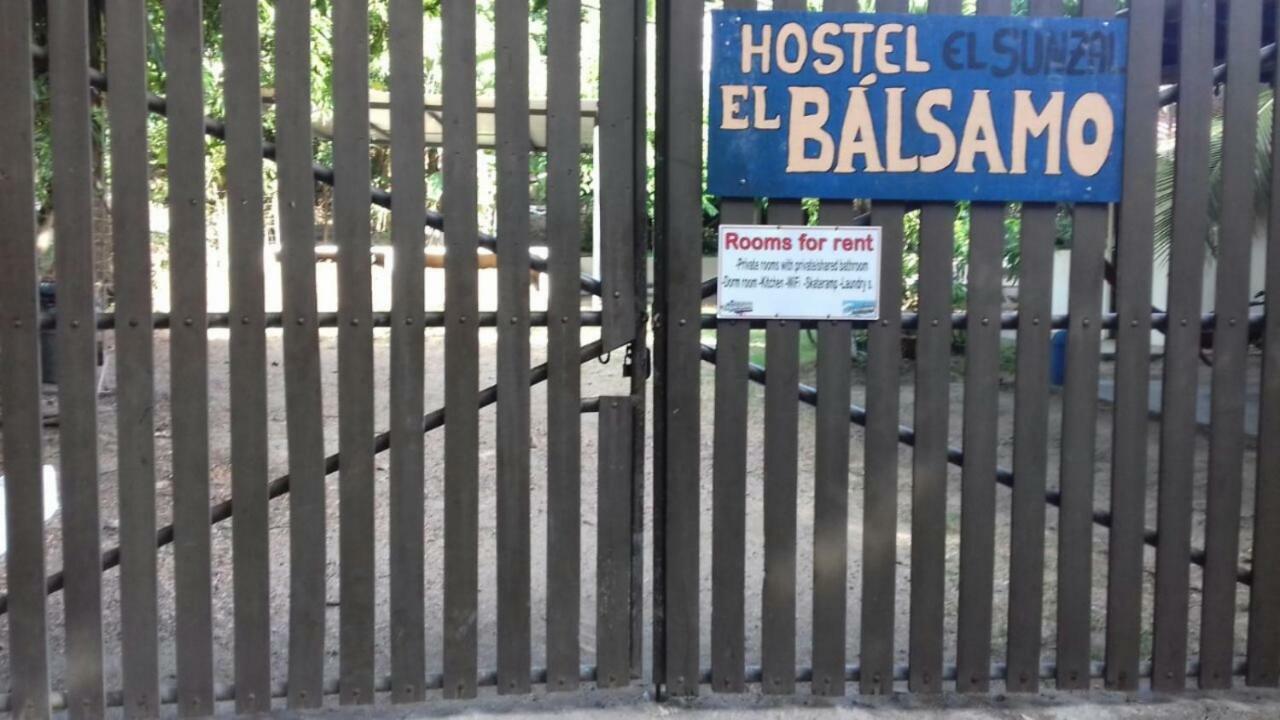 אל סונזל Hostal El Balsamo מראה חיצוני תמונה
